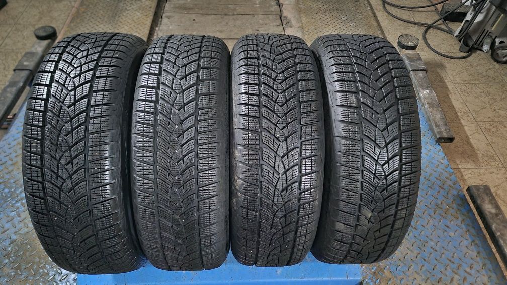 4szt 215/65r17 2021 rok Goodyear SUV Ultra Grip Performance G1