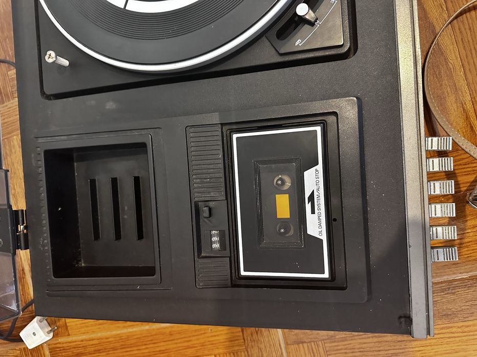 Radio/Aparelhagem com giradisco vintage Crown SGC 5100 de 1982