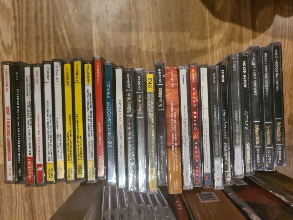 Cd's varios maioritariamente clássicos e opera