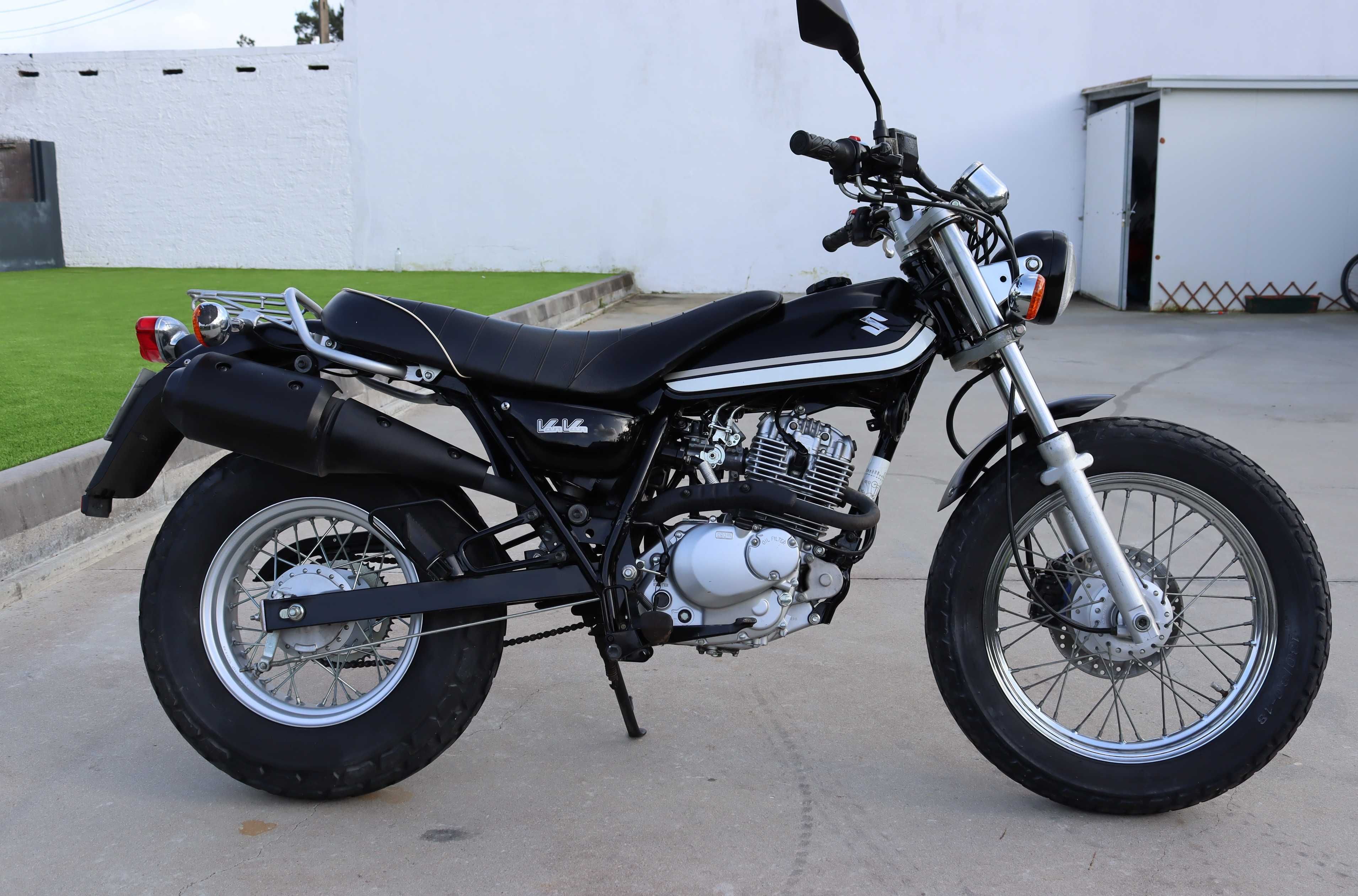 Suzuki Van Van RV 125 (16)