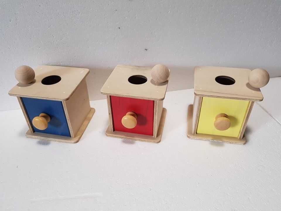 Pudełko z szufladą i kulką Montessori Czerwone