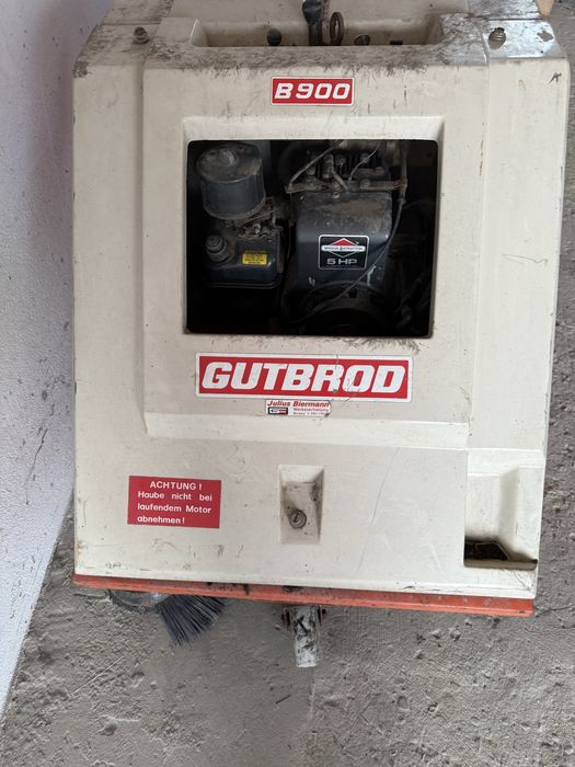 Zmiatarka GUTBROD B900