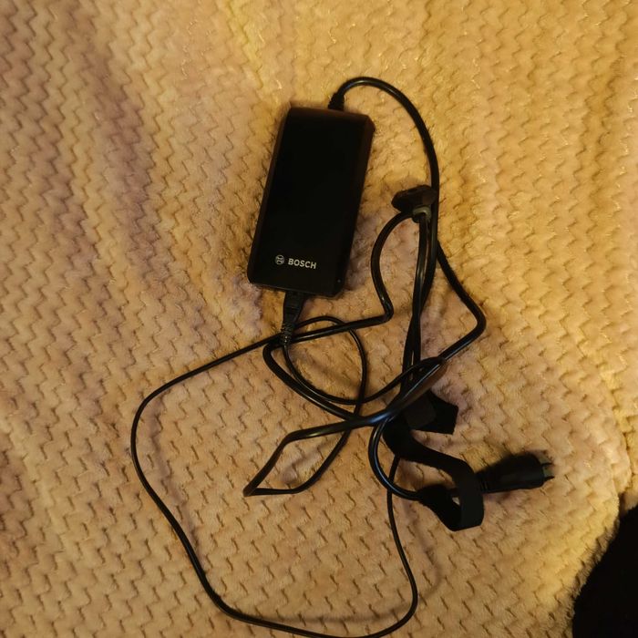 Ładowarka BCS230 Bosch do rowerów elektrycznych