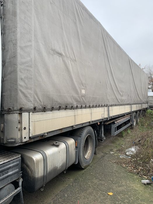 Тягач плюс напівпричеп