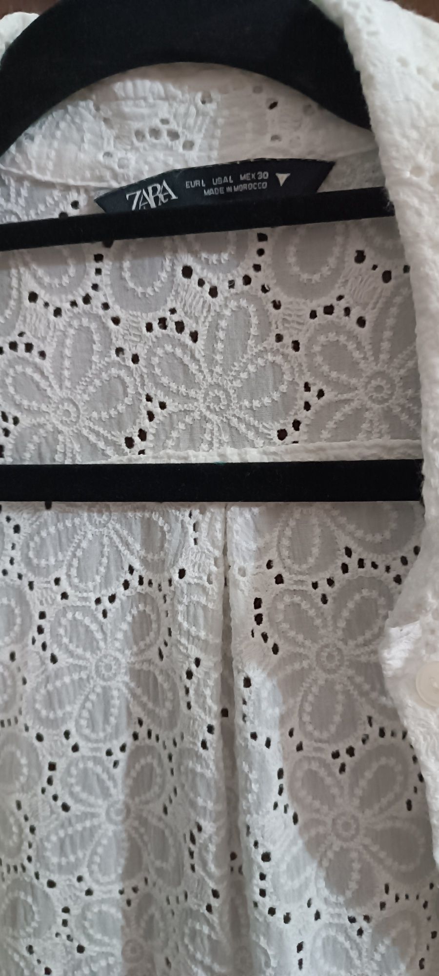 Camisa bordada Zara