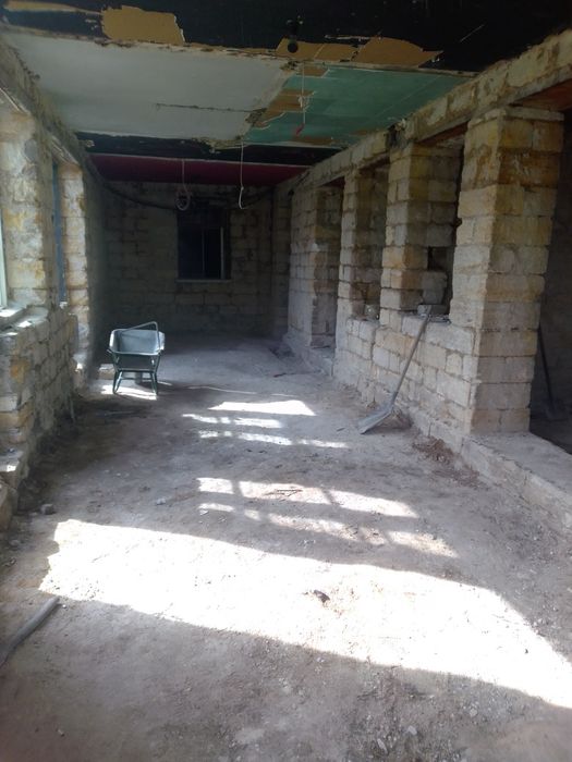 Демонтажные работы.Демонтаж стен .Демонтаж штукатурки. Демонтаж дома