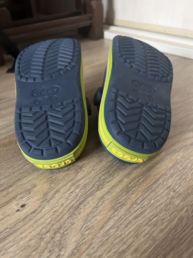 Klapki Crocs w idealnym sranie (rozmiar 28)