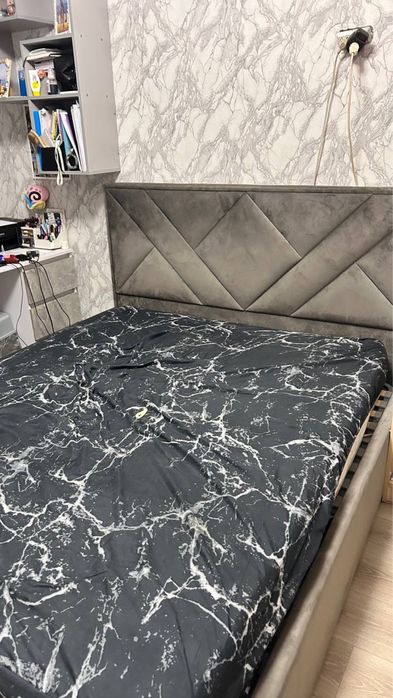 Кровать с подьемным механизмом. 200-160