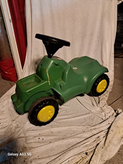 Brinquedos ( carrinhos e outros ) para criança