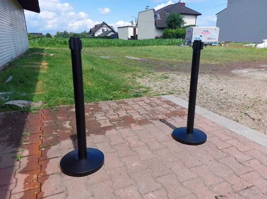słupki odgradzające z taśmą 10 szt. stalowe czarne