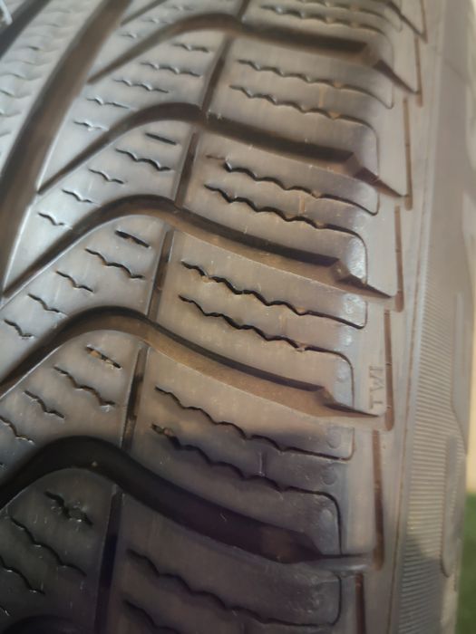 Opona całoroczna Pirelli All Season Cinturato plus 215 55r16