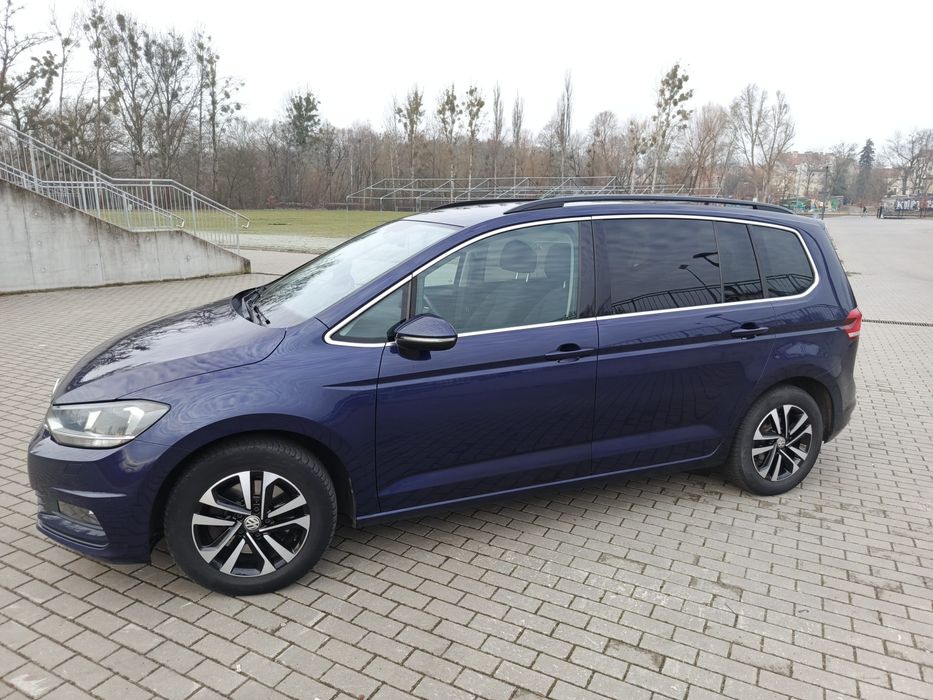 Volkswagen Touran 1.6 diesel 115 km * Navi * 7 osobow.