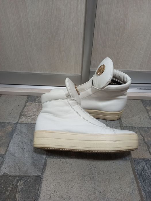 Высокие женские кроссовки белые