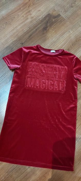 Sukienka welurowa krótki rękaw