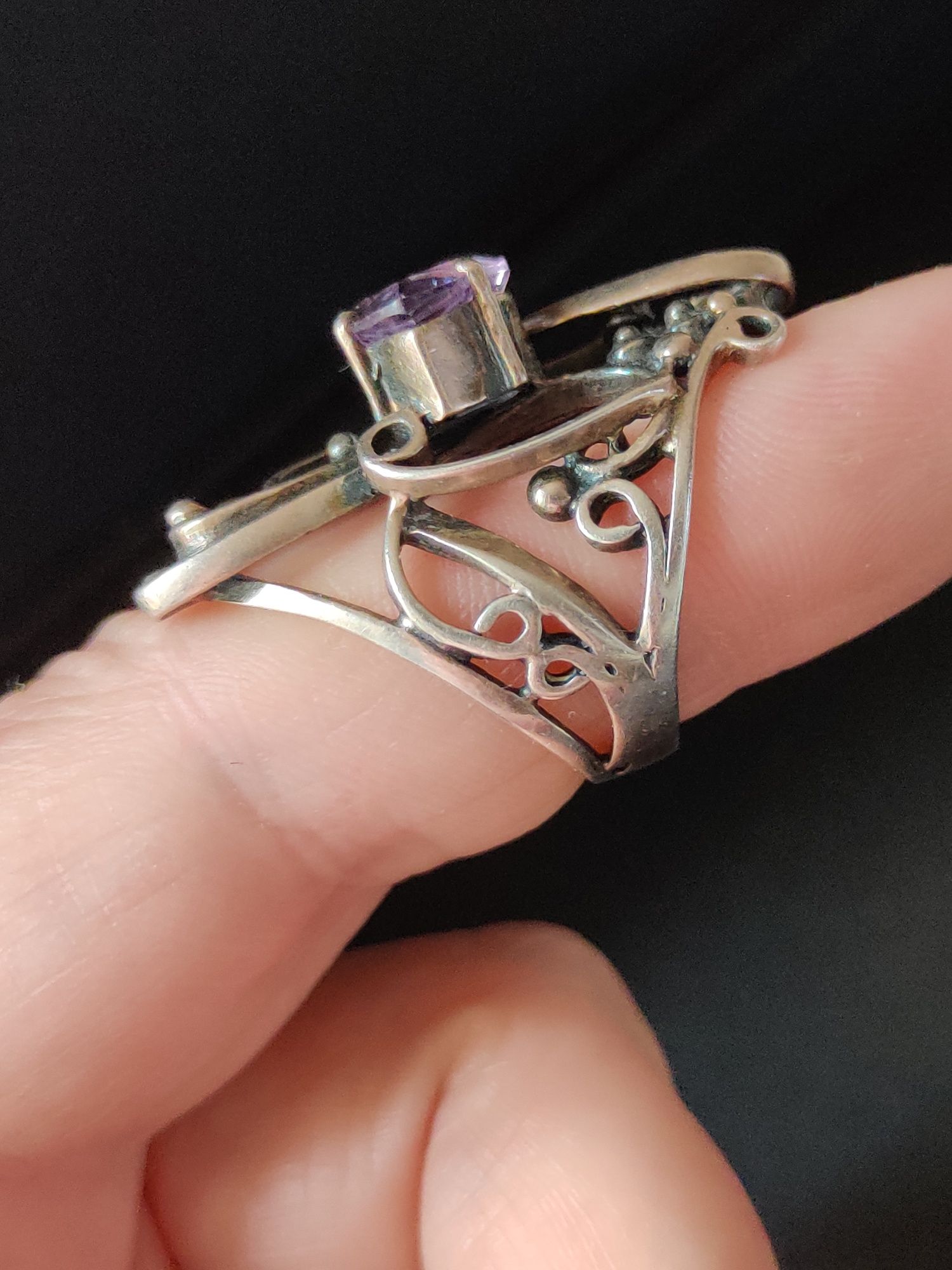 Серебряное кольцо аметист
