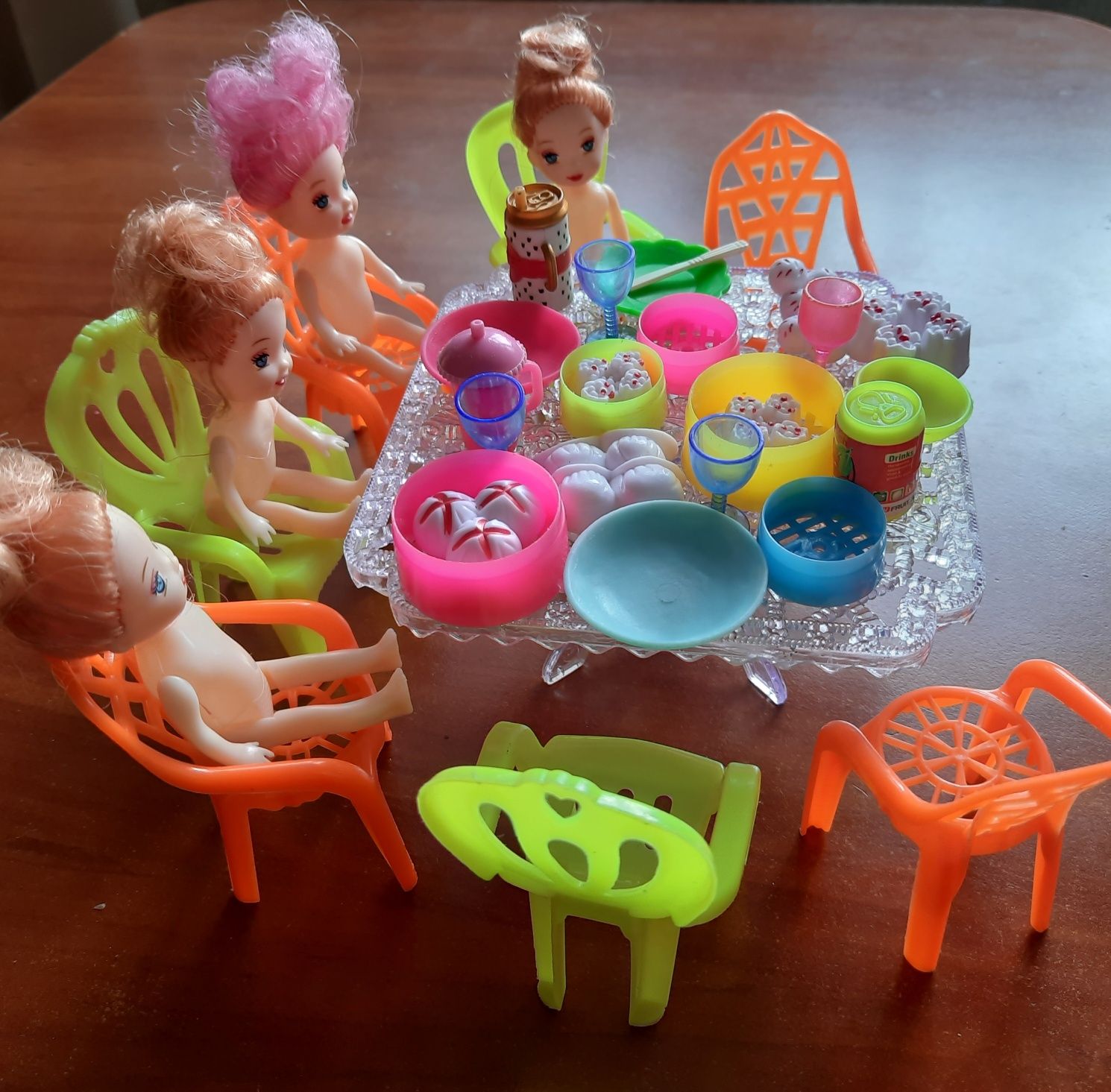 Іграшковий набір з ляльками