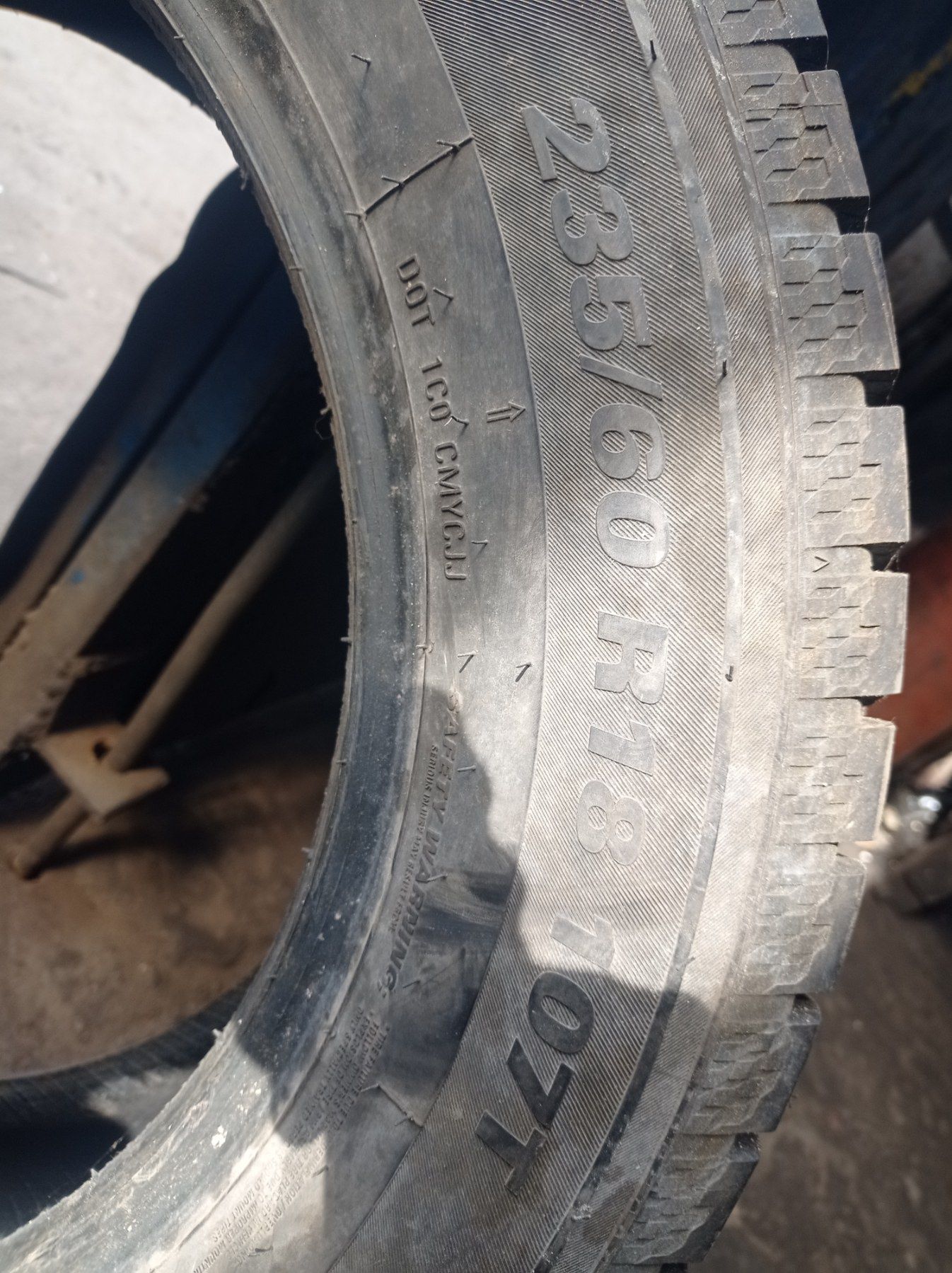 Продам шини зимові KUMHO TIRE winter Craft 235/60 R18