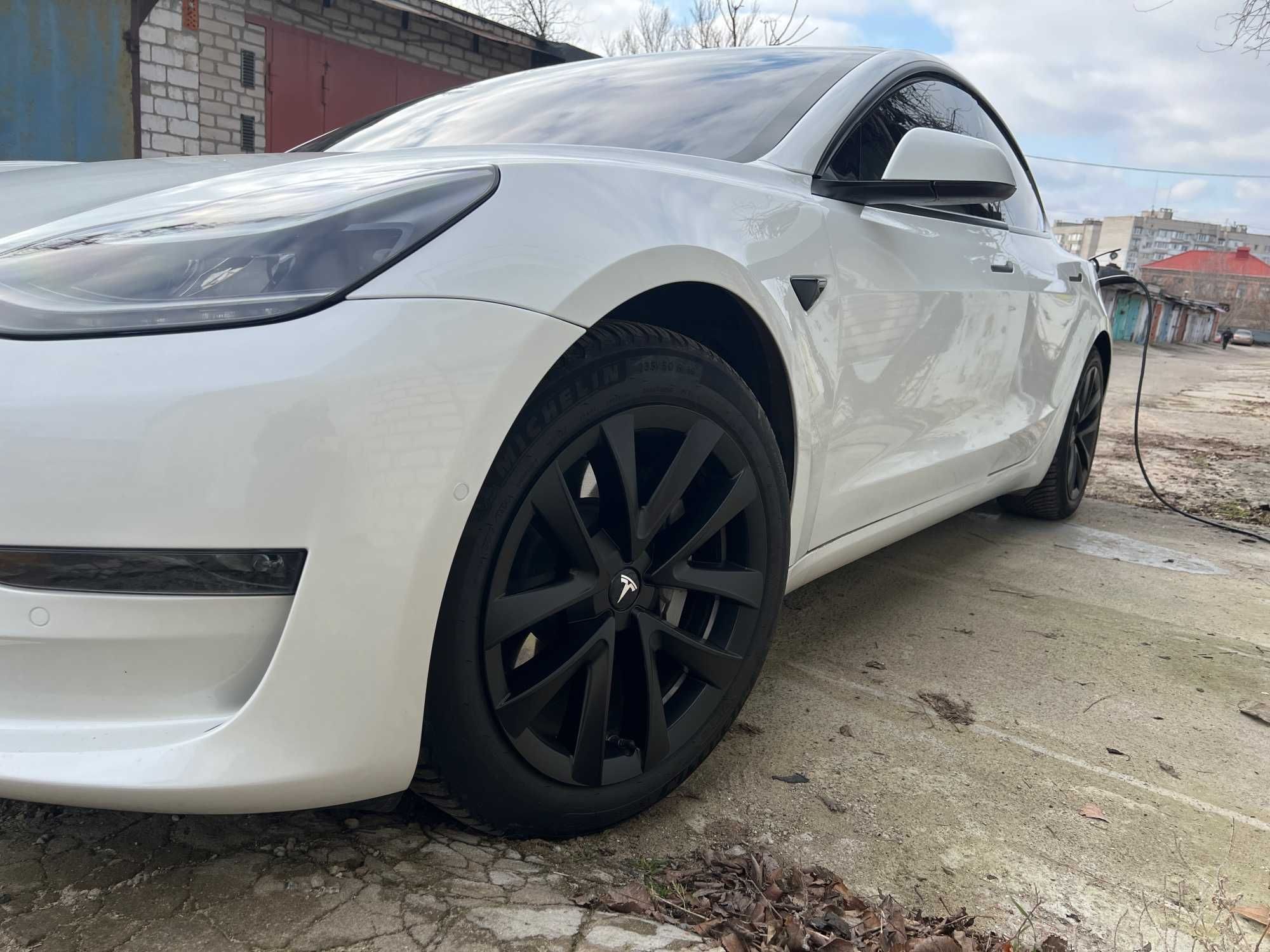 Ковпаки колпаки Tesla model 3 r18 нові