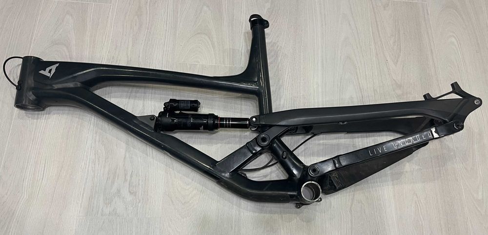 Рама YT Capra Base 27.5 XL 2020 AL + Аморт RockShox
