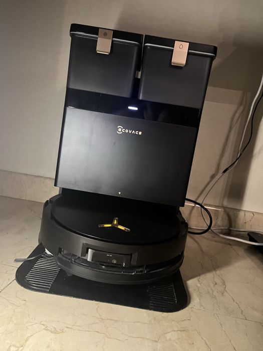 Робот-пилосос зі станцією самообслуговування ECOVACS Deebot X8 Family