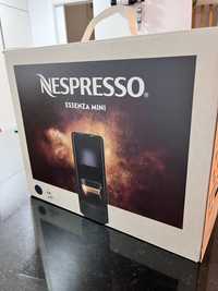 Maquina café Nespresso Essenza mini