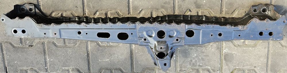 Toyota Avensis T27 Verso Auris belka pod silnik zawieszenia przod