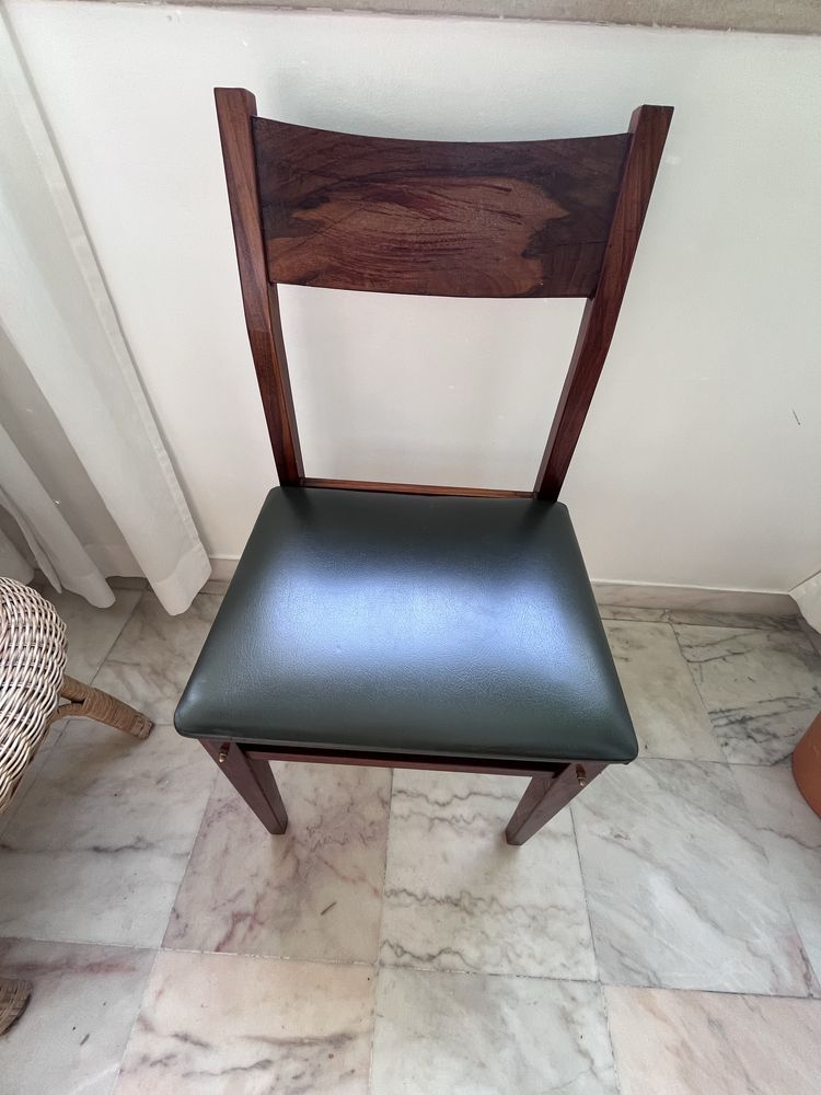 Cadeiras Retro com napa verde