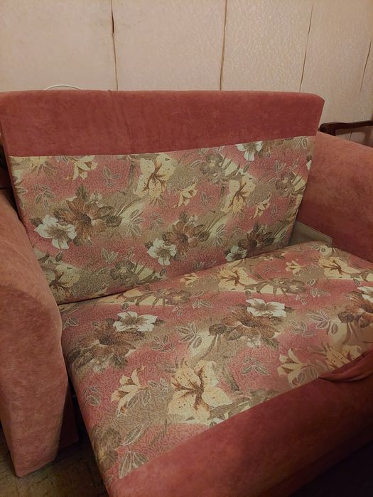 Диван-кровать в хорошем состоянии
