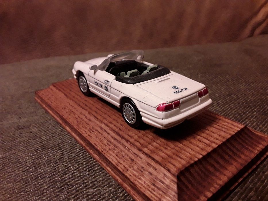 Модель легкового автoмобиля Alfa Romeo Spider 1989 1:43