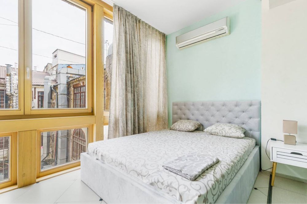 Дерибасовская 17.Центр.Посуточно.От хозяина.