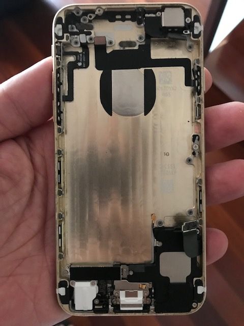 Chassi iPhone 6 gold com peças
