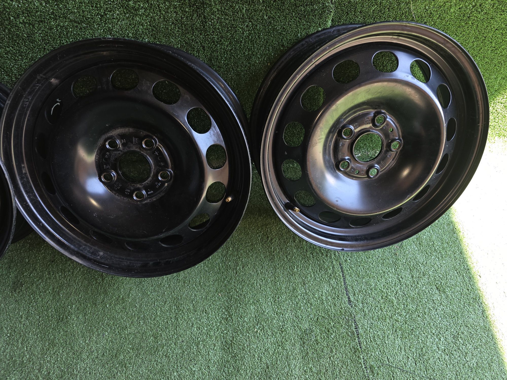 Sprzedam felgi stalowe Orginalne VW 5x112 16 nowe