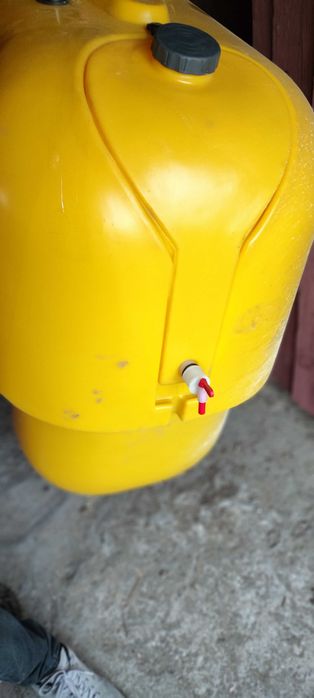 Zbiornik beczka opryskiwacz 400 litrów uzbrojony