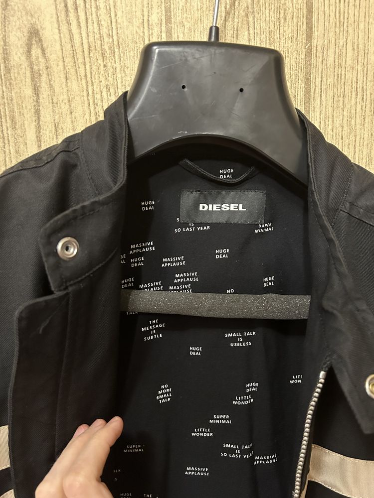 Байкерська куртка Diesel. Розмір M