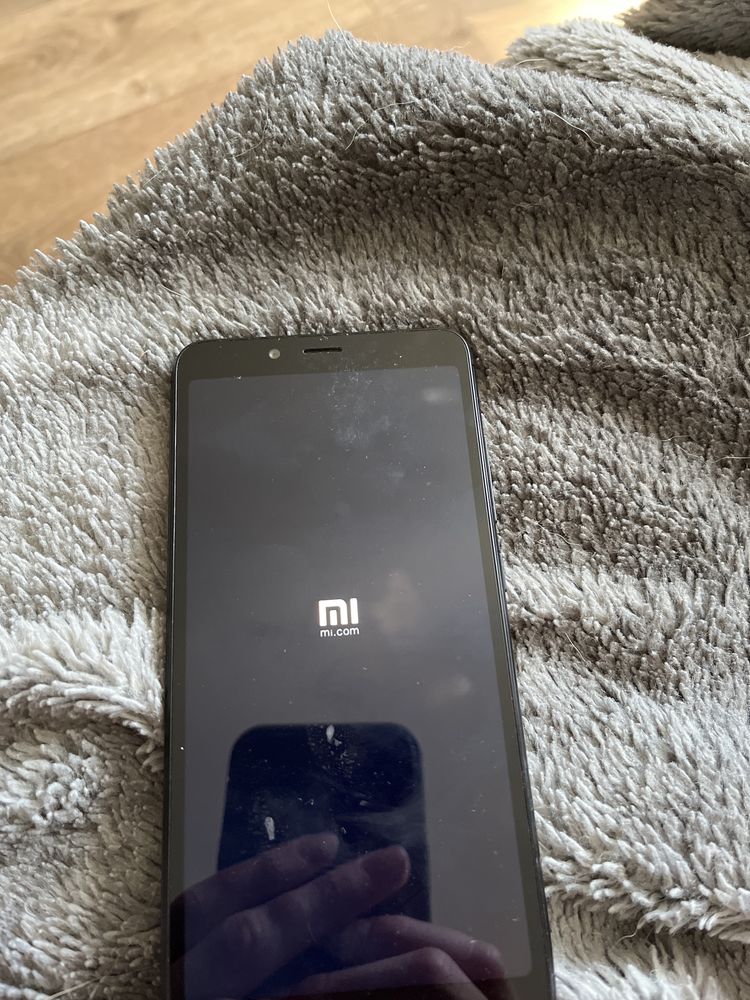 Redmi 6a с зарядкой в комплекте в гарному стані