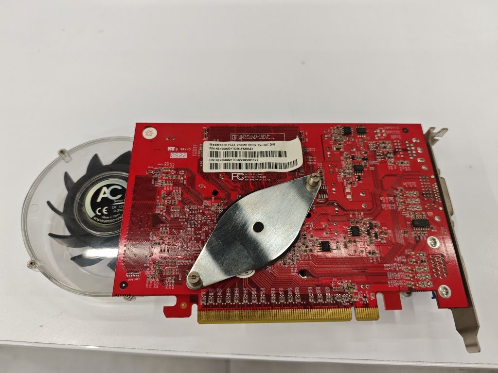 Karta graficzna GeForce 6600  DDR2 Arctic  Silencer