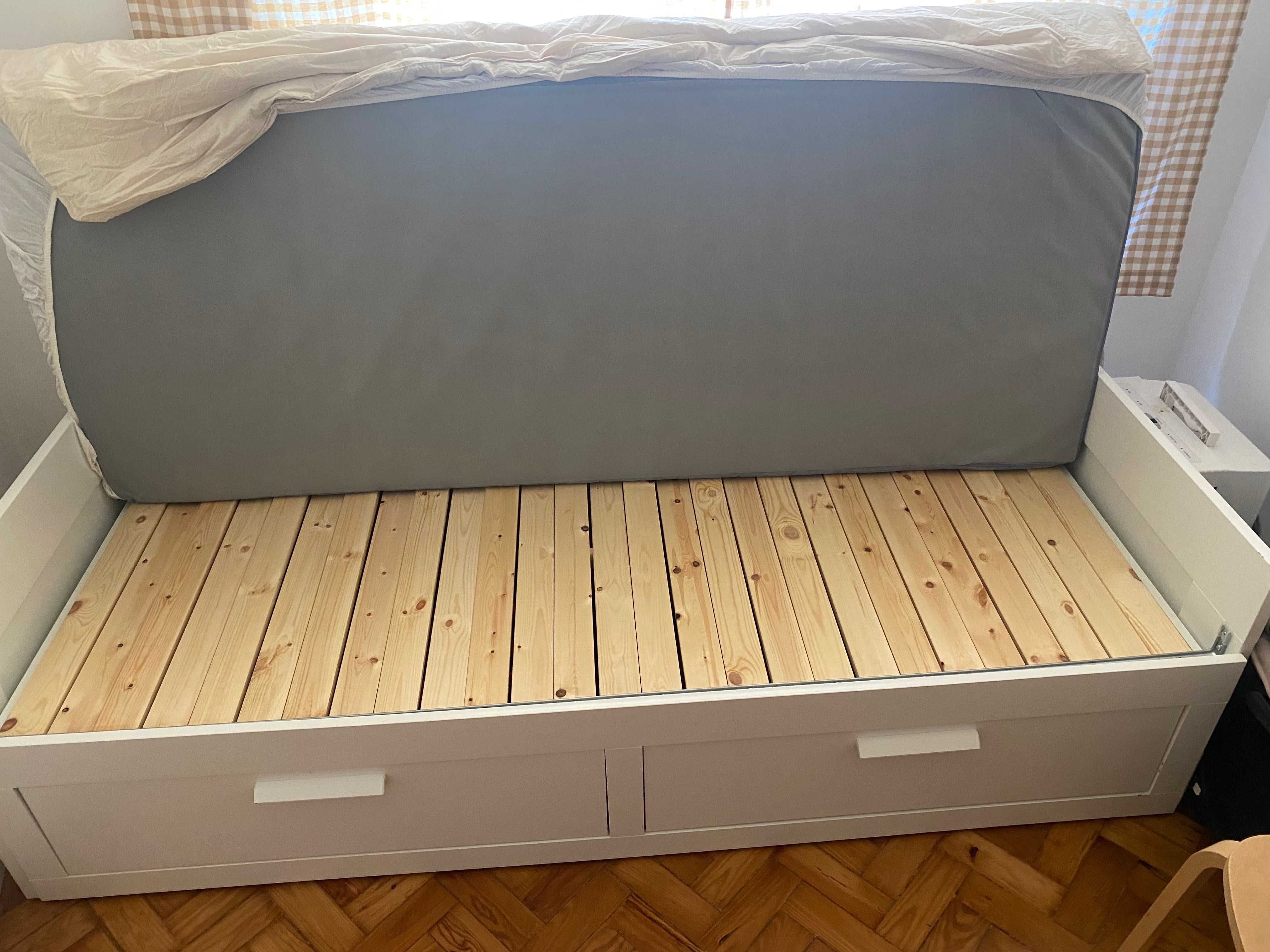 Cama BRIMNES (sofá cama)
