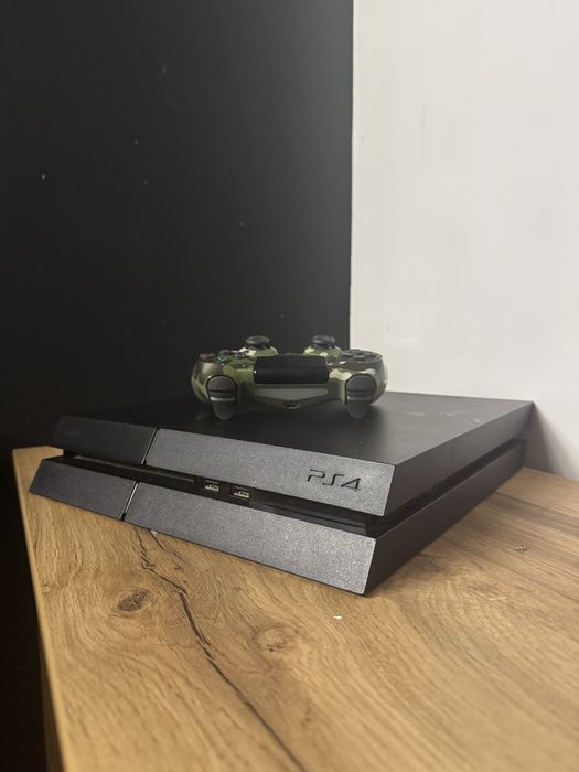 Konsola ps 4 fat z padem