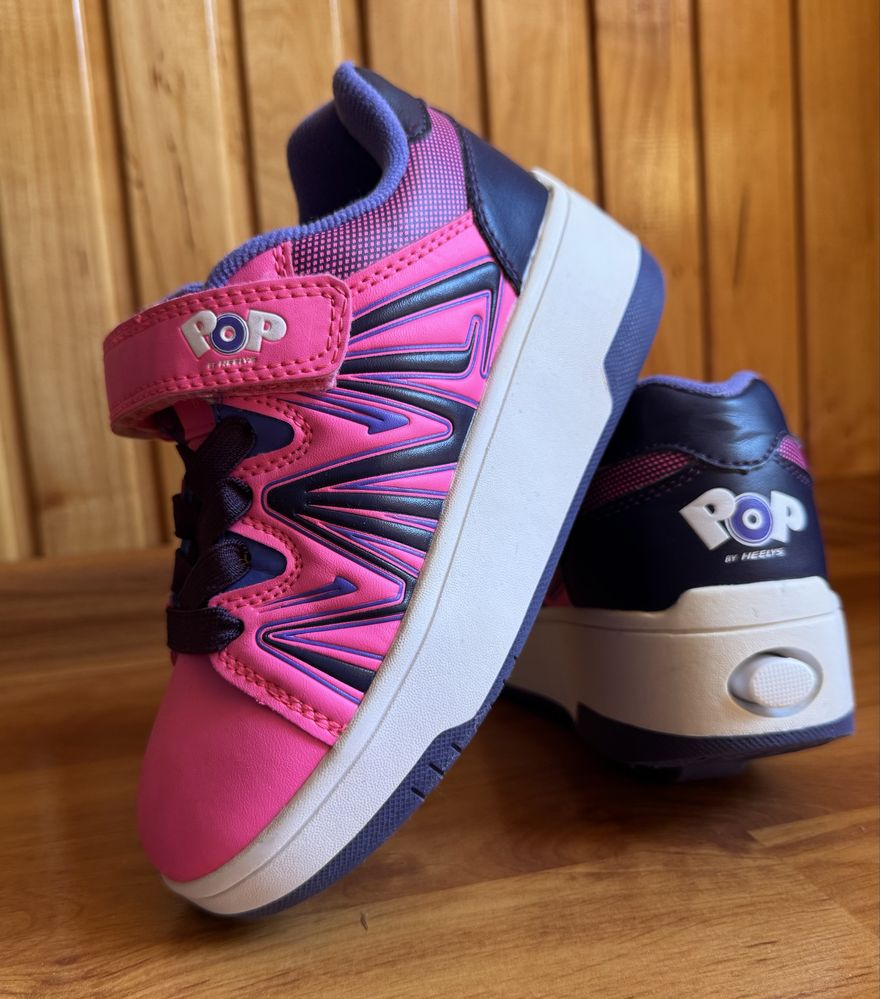 Роликові кросівки Heelys, кросівки на роликах світяться, бутси Umbro