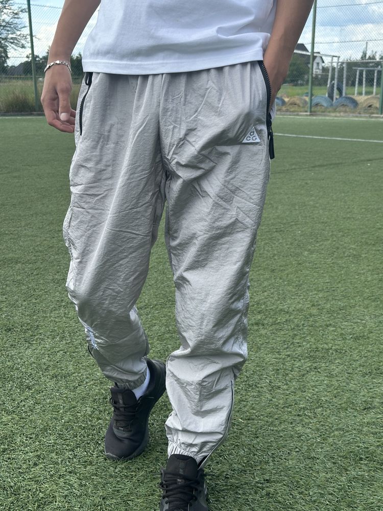 Штани Nike ACG.