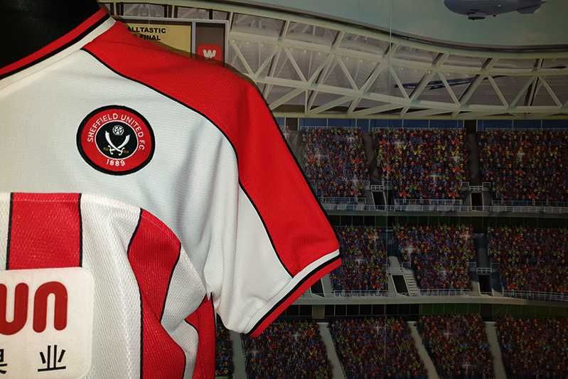 Sheffield United Football Club Le Coq Sportif 2002-04 size L - 38"-40"