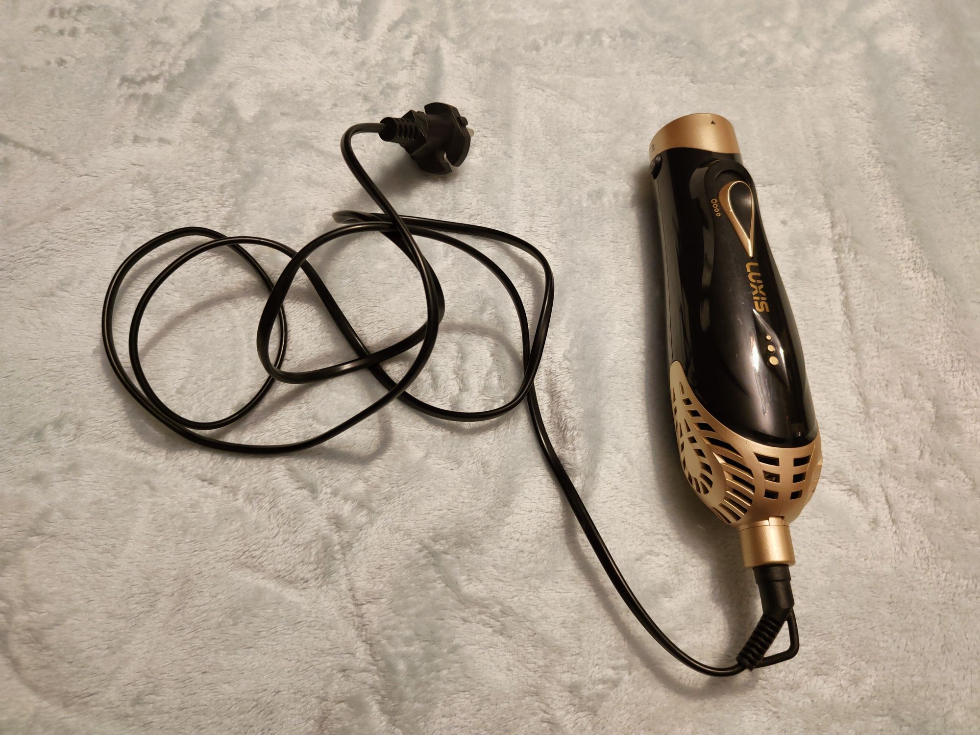 Hair styling kit witch ionization. Suszarka do włosów z 4 końcówkami.