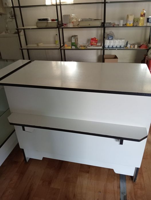 Lady sklepowe przeszklone