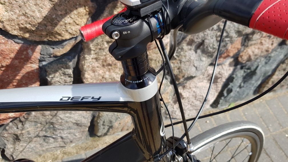 Sprzedam rower GIANT DEFY 2 lub zamienię na mtb.