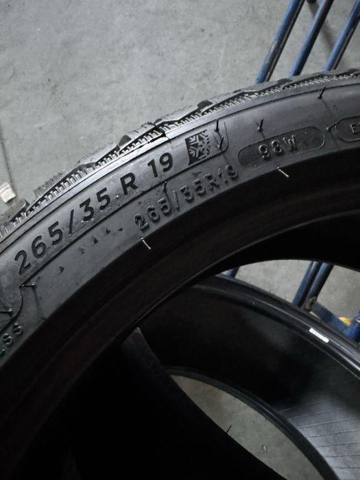 265/35/19+245/35/19 R19 Michelin Pilot Alpin 5 4шт нові зима