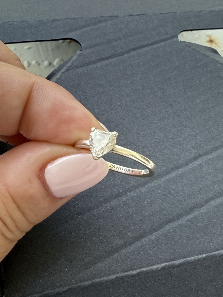 Vende-se conjunto aneis Pandora em Prata