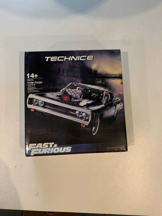 Конструктор LEGO Technic Fast & Furious Dom's Dodge Charger - 42111