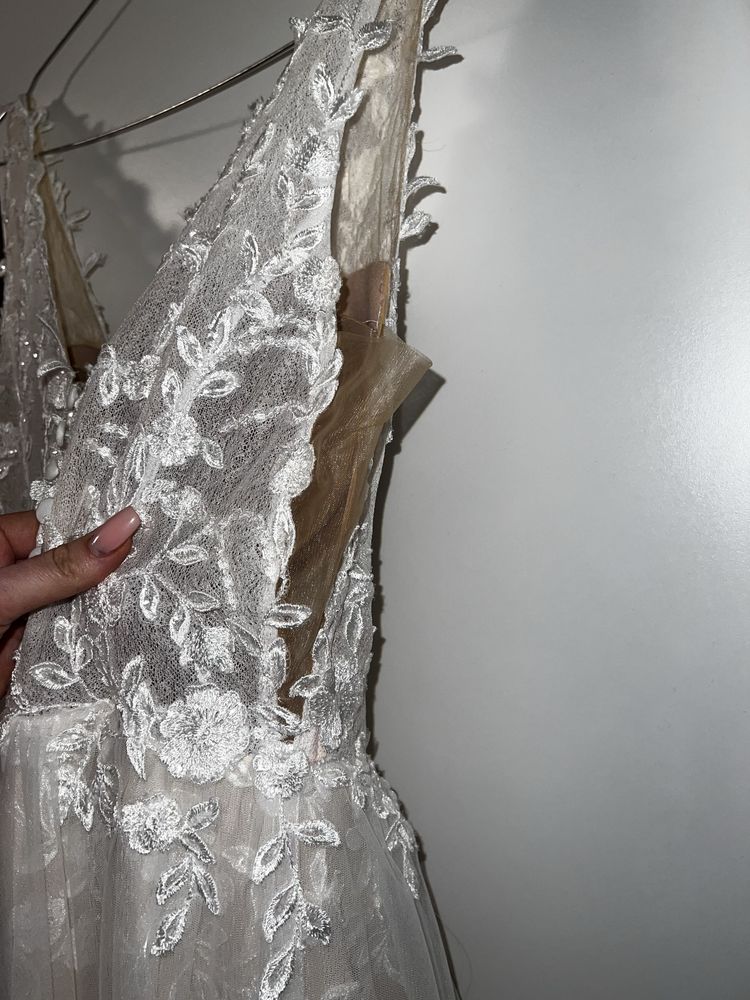 Suknia ślubna beżowo-biała rozmiar 38 ivory
