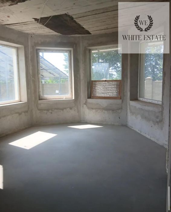 Продаж 2 поверхового будинку і ділянкою на 10 соток, в Смиківцях