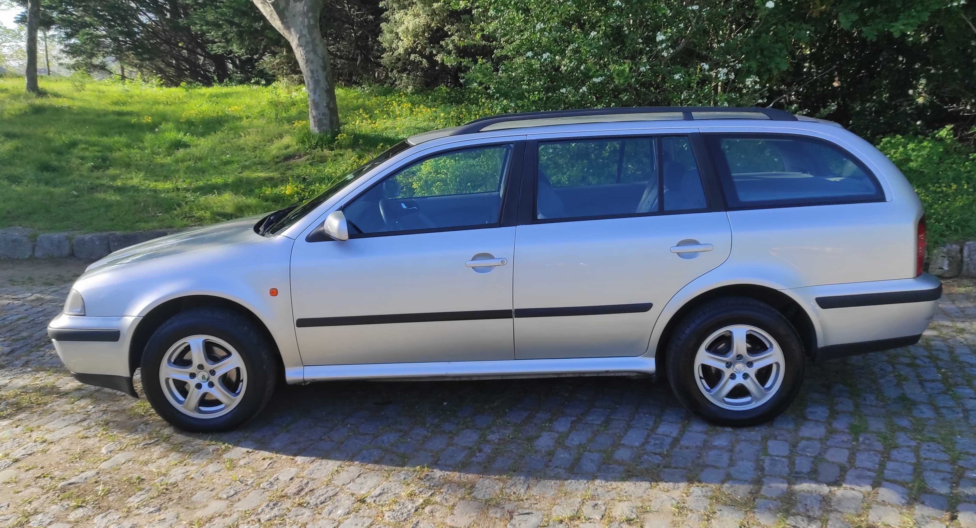 Skoda Octavia Versão Combi 1.9 TDi SLX 4WD